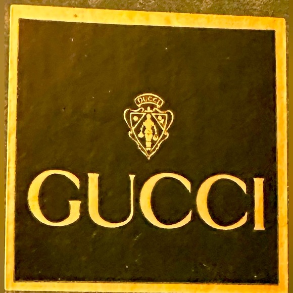 GUCCI  💕6 HOURS ONLY💕AUTH LEATHER EMBOSSED INTERLOCKING G’S WALLET. GORGEOUS NEW - Picture 8 of 8